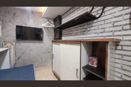 Sala Quarto de kitnet/studio para alugar com 1 quarto, 30m² em Bento Ribeiro, Rio de Janeiro