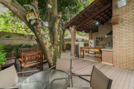 Apartamento à venda com 167m², 4 quartos e 2 vagas Apartamento à venda com 167m², 4 quartos e 2 vagasÁrea comum - Churrasqueira