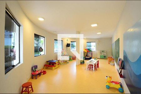 Apartamento à venda com 167m², 4 quartos e 2 vagas Apartamento à venda com 167m², 4 quartos e 2 vagasBrinquedoteca