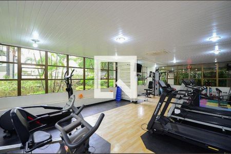 Apartamento à venda com 167m², 4 quartos e 2 vagas Apartamento à venda com 167m², 4 quartos e 2 vagasÁrea comum - Academia