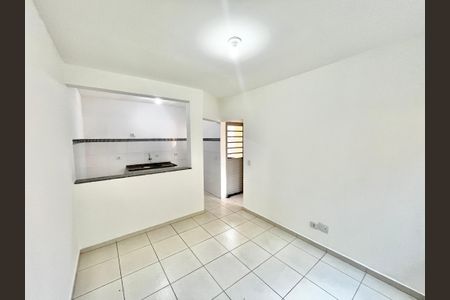 Sala/Cozinha de casa de condomínio para alugar com 1 quarto, 55m² em Parque Peruche, São Paulo