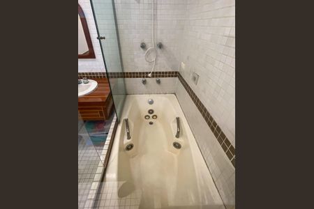 Apartamento à venda com 205m², 3 quartos e 2 vagasBanheiro da Suíte 2