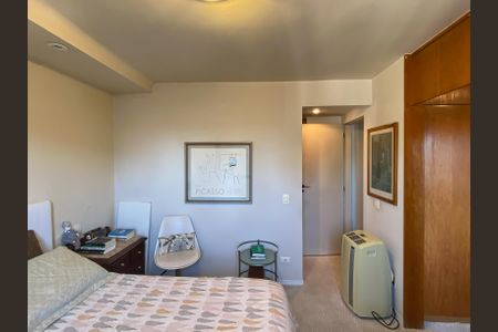 Apartamento à venda com 205m², 3 quartos e 2 vagasSuíte 1