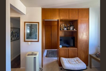 Apartamento à venda com 205m², 3 quartos e 2 vagasSuíte 1