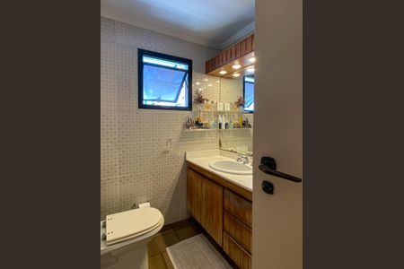 Apartamento à venda com 205m², 3 quartos e 2 vagasBanheiro da Suíte 1