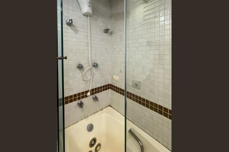 Apartamento à venda com 205m², 3 quartos e 2 vagasBanheiro da Suíte 2