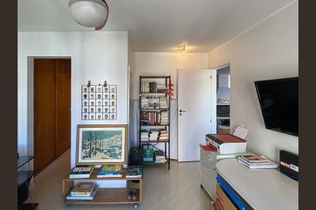 Apartamento à venda com 205m², 3 quartos e 2 vagasSuíte 2
