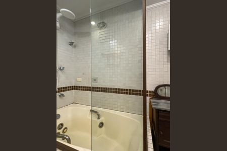 Apartamento à venda com 205m², 3 quartos e 2 vagasBanheiro da Suíte 2