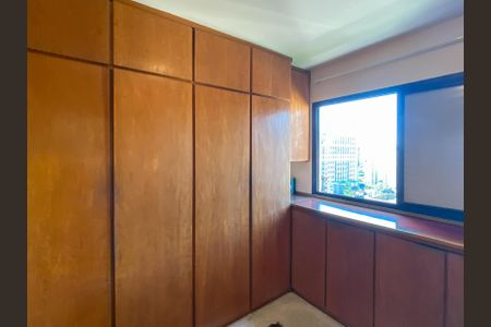 Apartamento à venda com 205m², 3 quartos e 2 vagasSuíte 1