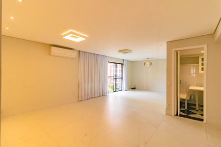 Apartamento para alugar com 116m², 3 quartos e 3 vagas