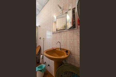 Casa à venda com 118m², 2 quartos e 2 vagasBanheiro 2