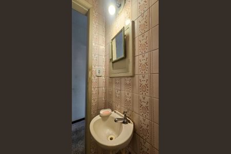 Casa à venda com 118m², 2 quartos e 2 vagasLavabo