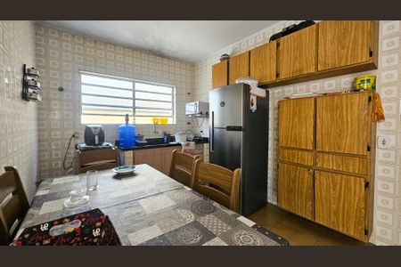 Casa à venda com 118m², 2 quartos e 2 vagasCozinha 