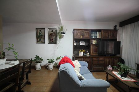 Casa à venda com 115m², 2 quartos e 2 vagas