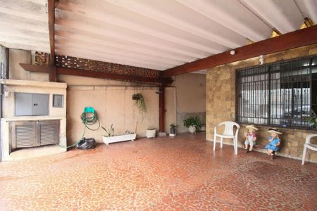 Casa à venda com 115m², 2 quartos e 2 vagas