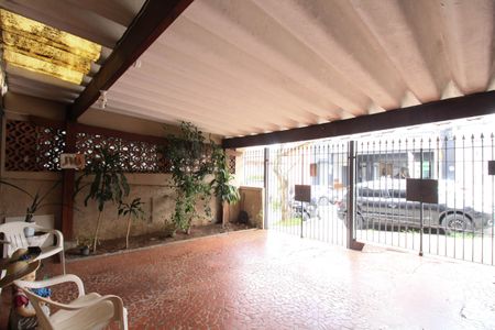 Casa à venda com 115m², 2 quartos e 2 vagas