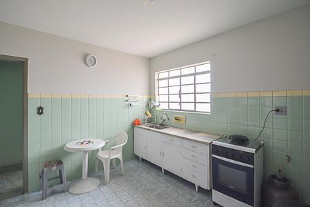 Casa à venda com 158m², 2 quartos e 2 vagasCozinha 