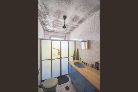 Casa à venda com 158m², 2 quartos e 2 vagasBanheiro 1