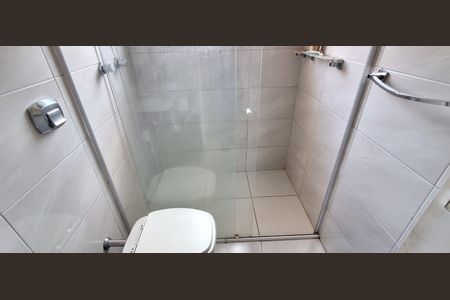 Casa à venda com 400m², 3 quartos e 4 vagasBanheiro Suíte 2