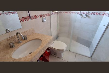 Casa à venda com 400m², 3 quartos e 4 vagasBanheiro Suíte 1