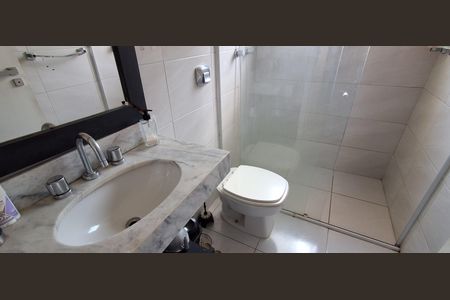 Casa à venda com 400m², 3 quartos e 4 vagasBanheiro Suíte 2