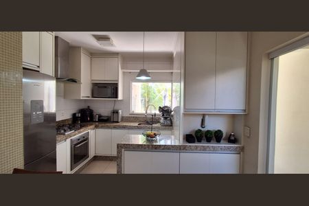 Casa à venda com 400m², 3 quartos e 4 vagasCozinha 