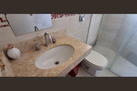 Casa à venda com 400m², 3 quartos e 4 vagasBanheiro Suíte 1