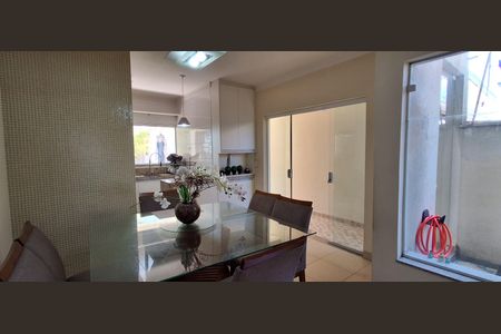 Casa à venda com 400m², 3 quartos e 4 vagasCopa