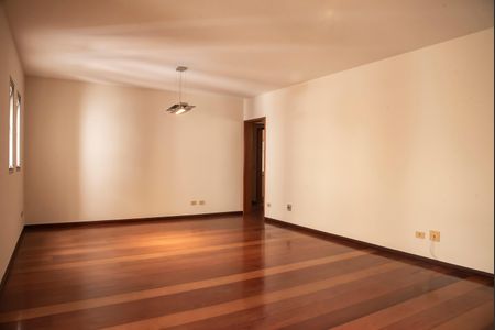 Apartamento para alugar com 159m², 4 quartos e 2 vagasSala