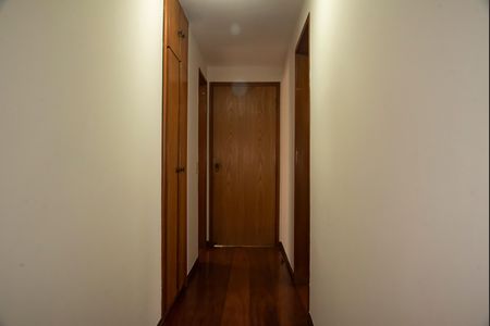 Apartamento para alugar com 159m², 4 quartos e 2 vagasCorredor