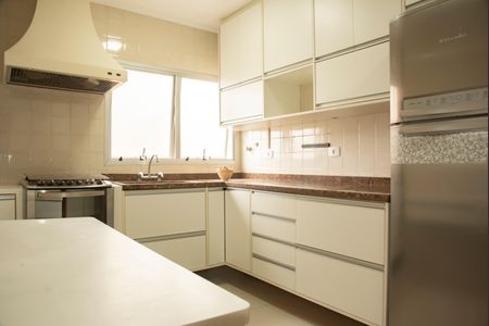 Apartamento para alugar com 159m², 4 quartos e 2 vagasCozinha