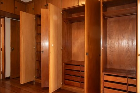 Apartamento para alugar com 159m², 4 quartos e 2 vagasSuíte