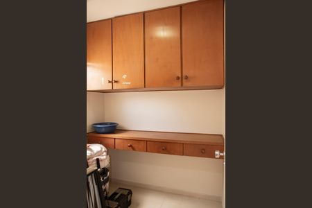 Apartamento para alugar com 159m², 4 quartos e 2 vagasQuarto de Serviço