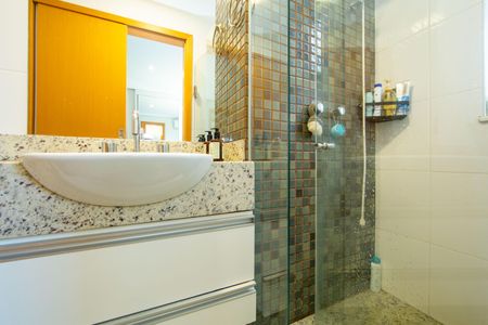 Apartamento à venda com 145m², 2 quartos e 3 vagasBANHEIRO2