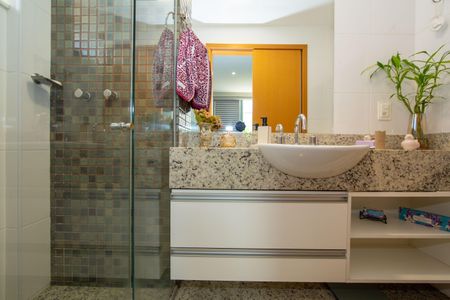 Apartamento à venda com 145m², 2 quartos e 3 vagasBANHEIRO3