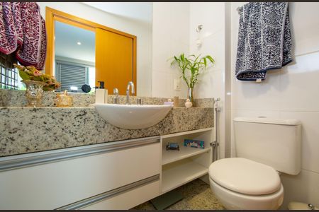 Apartamento à venda com 145m², 2 quartos e 3 vagasBANHEIRO3