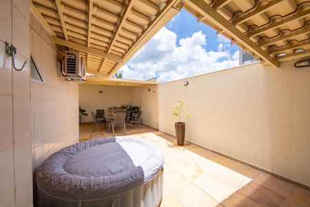 Apartamento à venda com 145m², 2 quartos e 3 vagasAREA PRIVATIVA