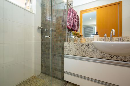 Apartamento à venda com 145m², 2 quartos e 3 vagasBANHEIRO3