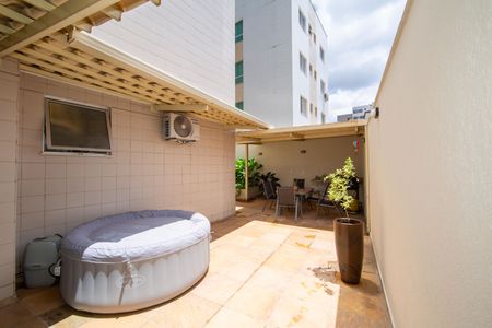 Apartamento à venda com 145m², 2 quartos e 3 vagasAREA PRIVATIVA