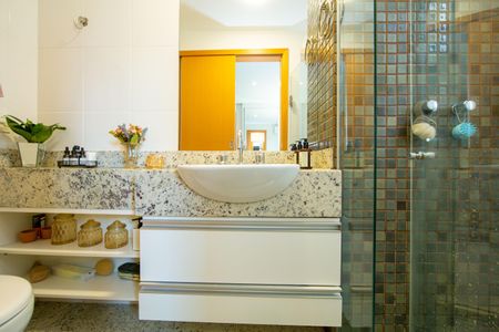 Apartamento à venda com 145m², 2 quartos e 3 vagasBANHEIRO2