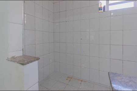 Cozinha de kitnet/studio para alugar com 1 quarto, 28m² em Liberdade, São Paulo