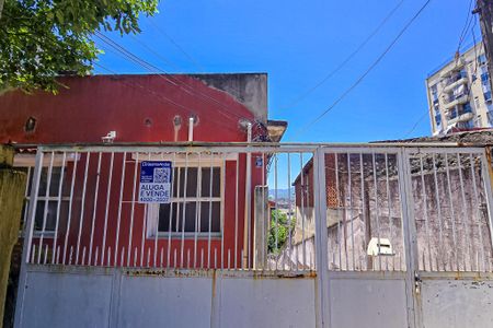 Casa à venda com 60m², 2 quartos e sem vaga Casa à venda com 60m², 2 quartos e sem vagaFachada com placa
