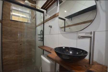 Banheiro de apartamento para alugar com 1 quarto, 20m² em Bento Ribeiro, Rio de Janeiro