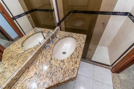 Apartamento à venda com 105m², 3 quartos e 2 vagasBanheiro Social