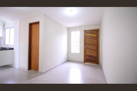 Casa para alugar com 2 quartos, 69m² em Jardim Ana Rosa, São Paulo