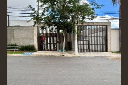 Casa de condomínio à venda com 600m², 3 quartos e 5 vagasFachada 