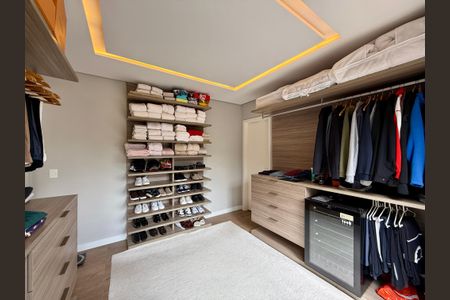 Casa de condomínio à venda com 600m², 3 quartos e 5 vagasCloset 1 Suíte 1