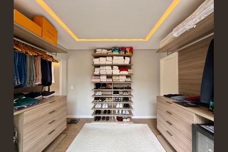 Casa de condomínio à venda com 600m², 3 quartos e 5 vagasCloset 1 Suíte 1