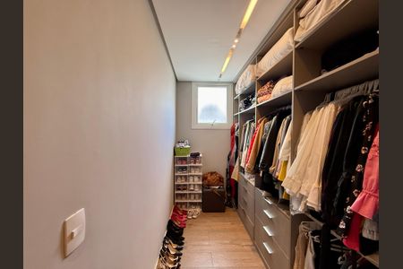 Casa de condomínio à venda com 600m², 3 quartos e 5 vagasCloset 2 Suíte 1