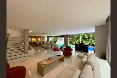 Casa de condomínio à venda com 600m², 3 quartos e 5 vagasSala 